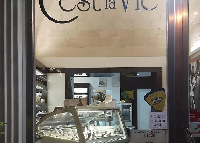 Degasperi מנפרדוניה